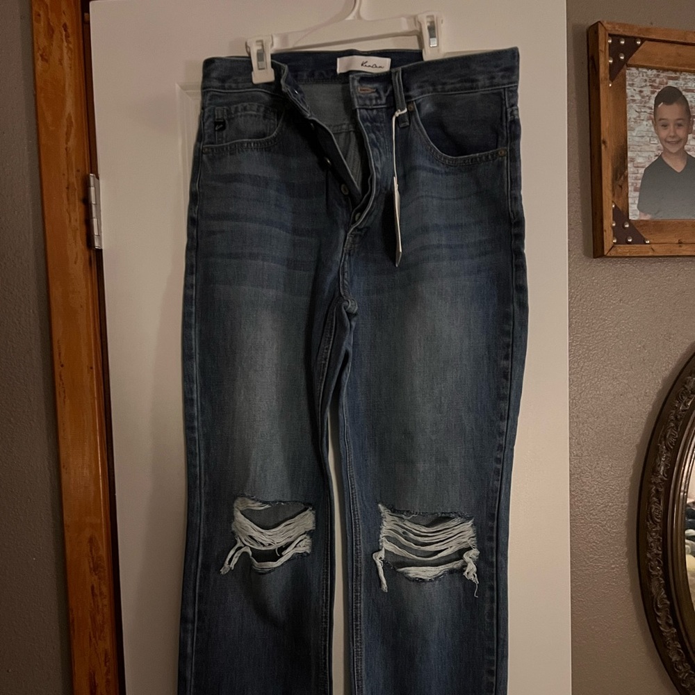 NWT 90’s boyfriend distressed jeans.